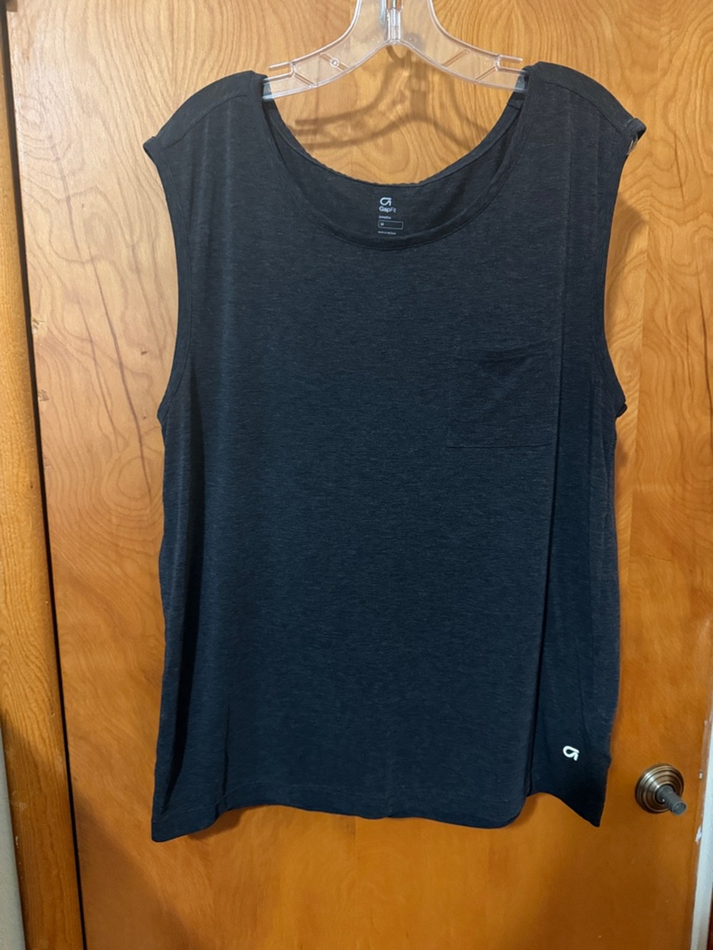 GAP fit  charcoal gray Sleeveless Muscle Tank with Pocket size medium